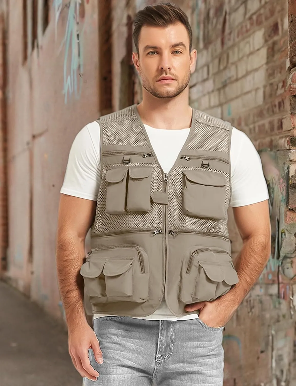Flygo Men's Fishing Vest Utility Lightweight Outdoor Travel Safari Photo Cargo Vest with 16 Pockets
